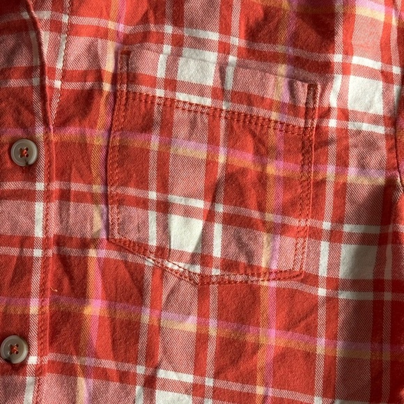 🌺 5 x 25 🌺 Cat & Jack Red and White Button Down Shirt - Picture 3 of 3
